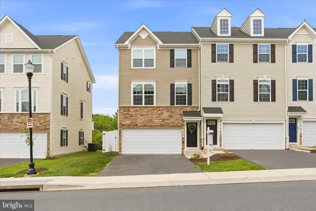 312 Pemberton Park Ln, Frederick