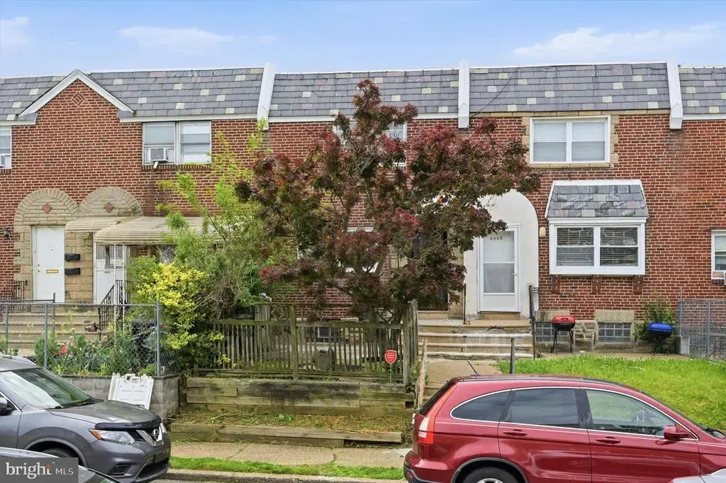 6451 Akron St, PHILADELPHIA