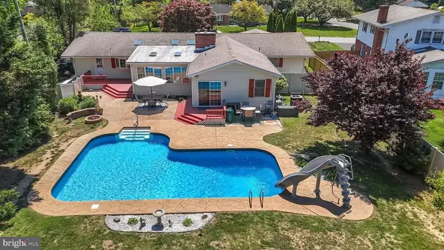 71 W Westview Ave, Dover