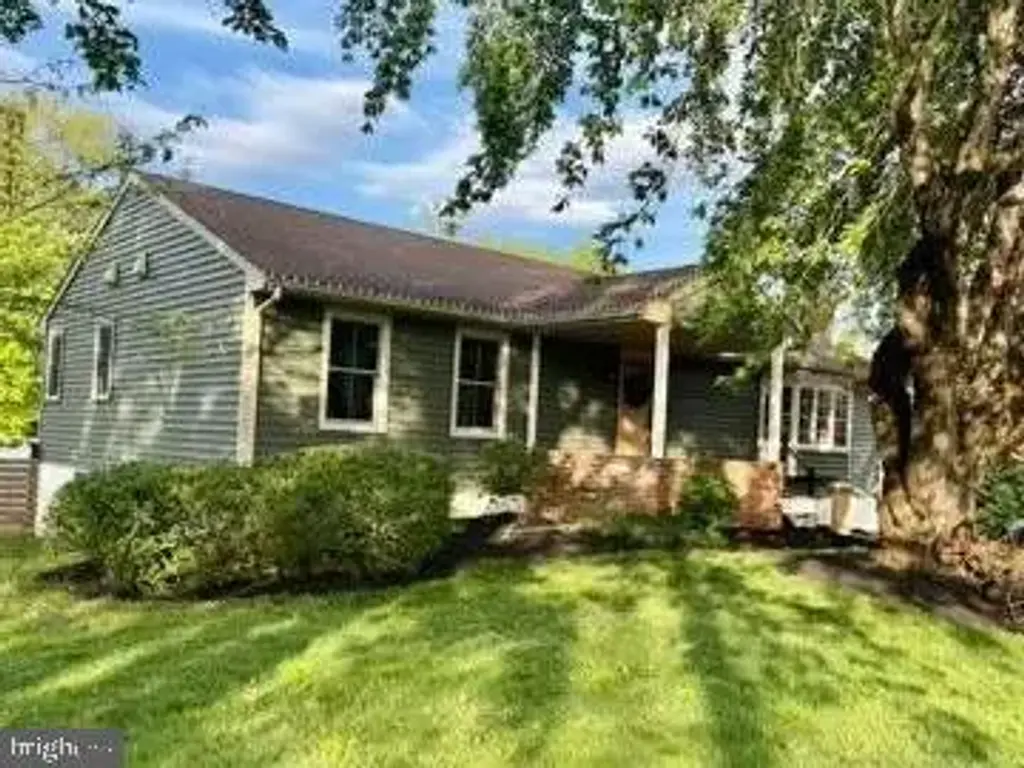 943 Sackettsford Rd, WARMINSTER