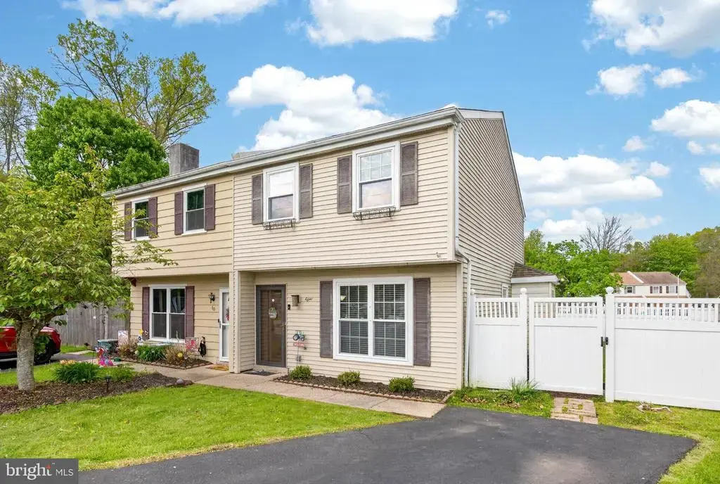 8 Elwood Ct, QUAKERTOWN