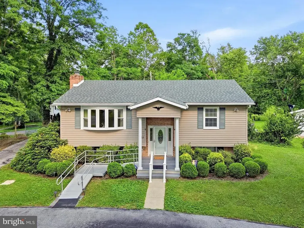 781 Tuscawilla Dr, CHARLES TOWN