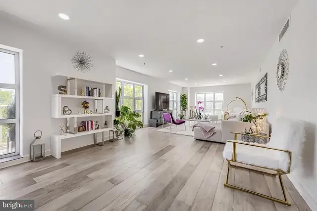 250 President St #211, Baltimore