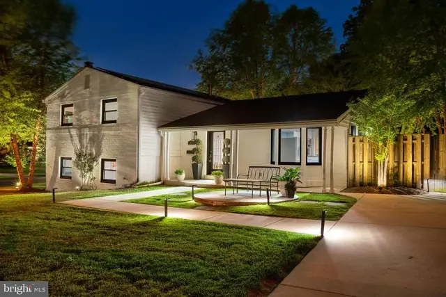 2 Orleans Ter, Kensington