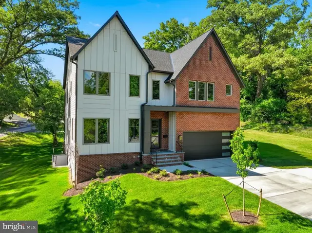 3022 Castle Rd, Falls Church