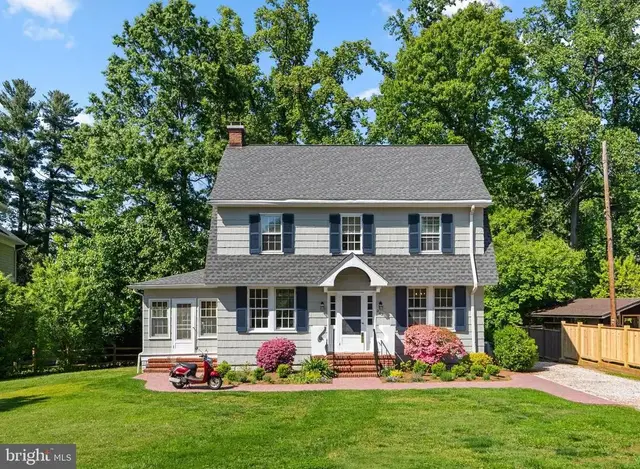 202 Wardour Dr, Annapolis