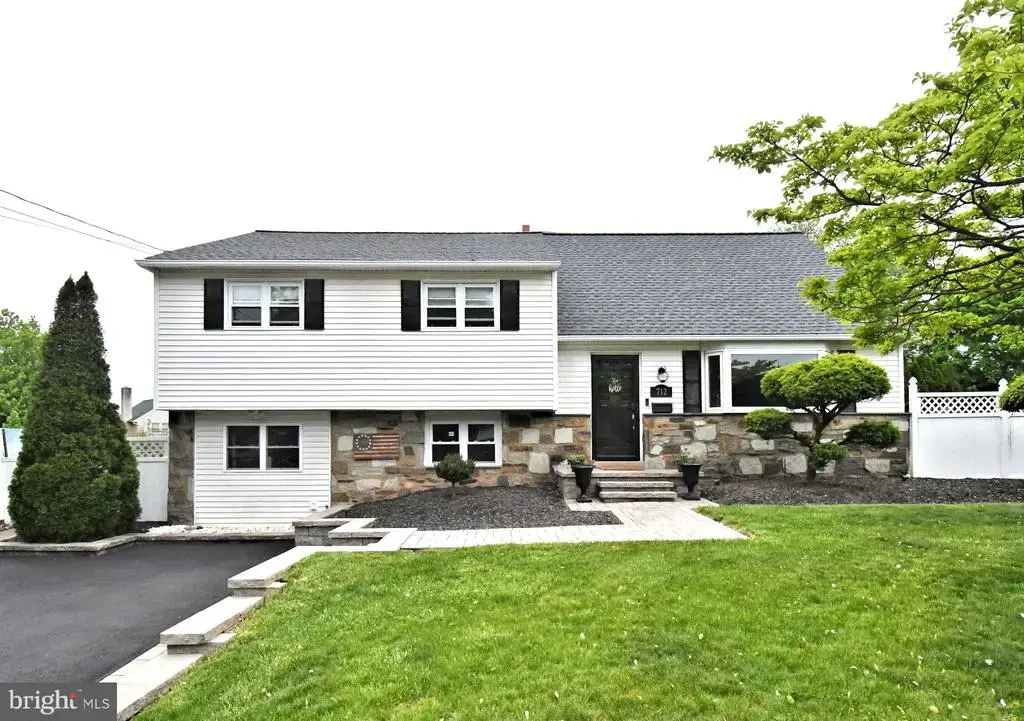 712 Ivyland Rd, WARMINSTER