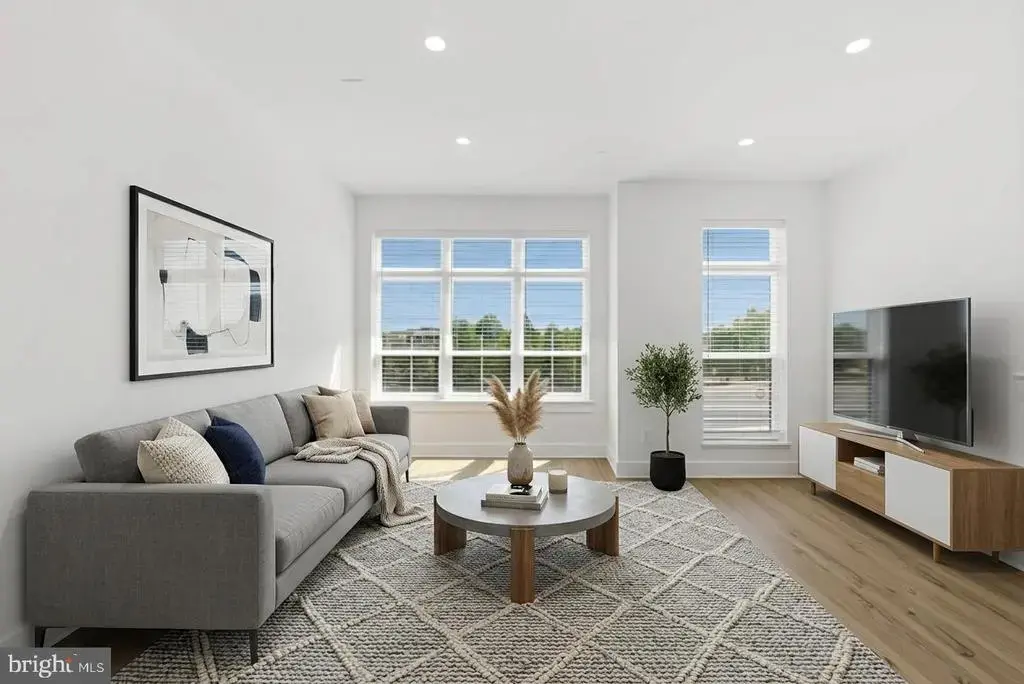 2018 Tysons Ridgeline Rd, FALLS CHURCH
