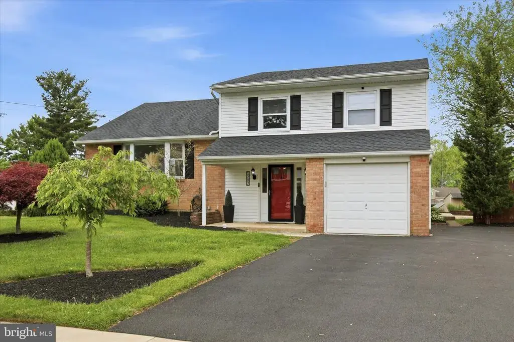 1287 Whitney Rd, SOUTHAMPTON
