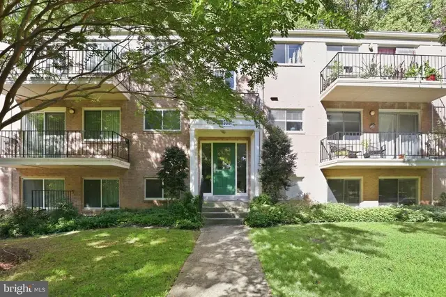 10530 Montrose Ave #m202, Bethesda