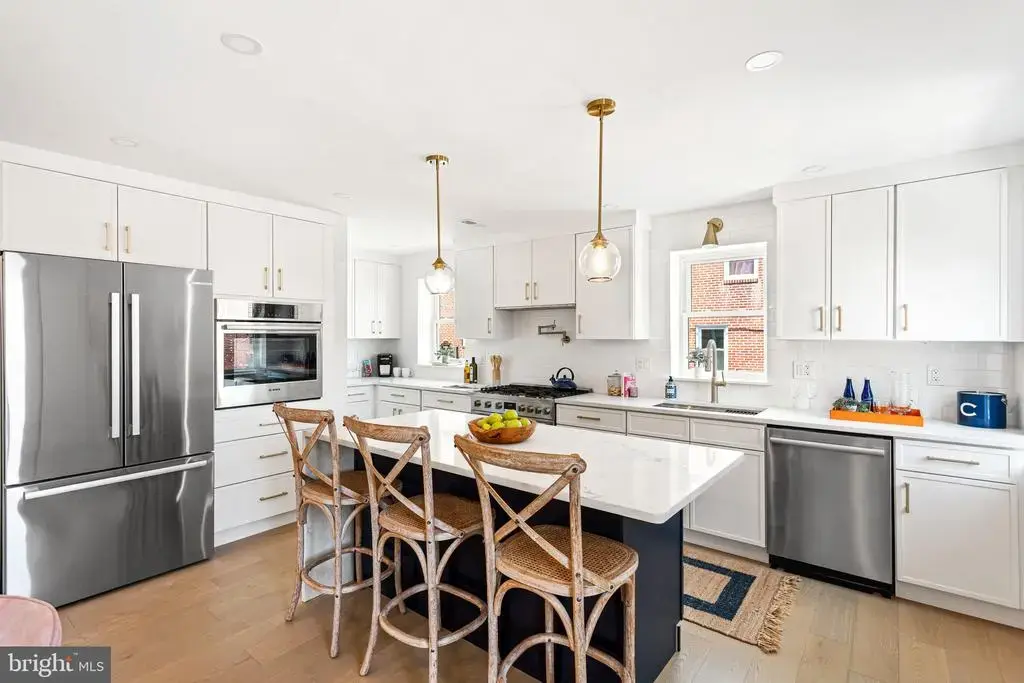 6101 Gardenia St, PHILADELPHIA