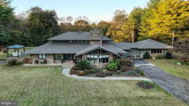 15407 Abbotts Pond Rd, Milford