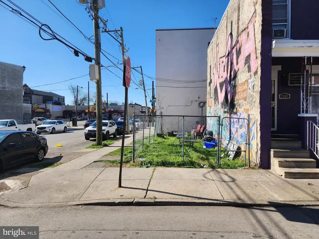 2500 W Sterner St, PHILADELPHIA