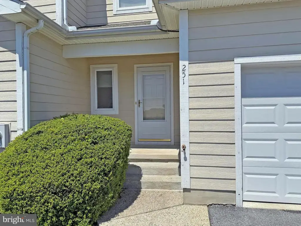 251 Lakeside Dr, LEWES
