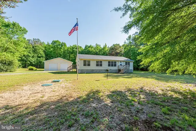 13194 Hunters Cove Rd, Greenwood