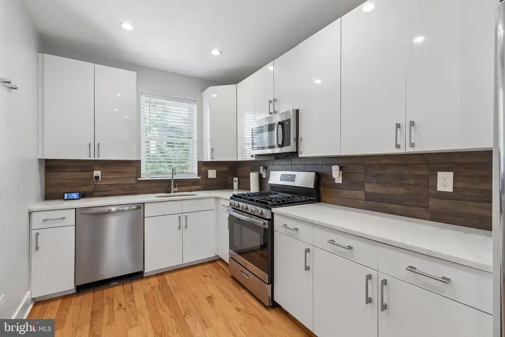 3825 Mount Vernon St, PHILADELPHIA
