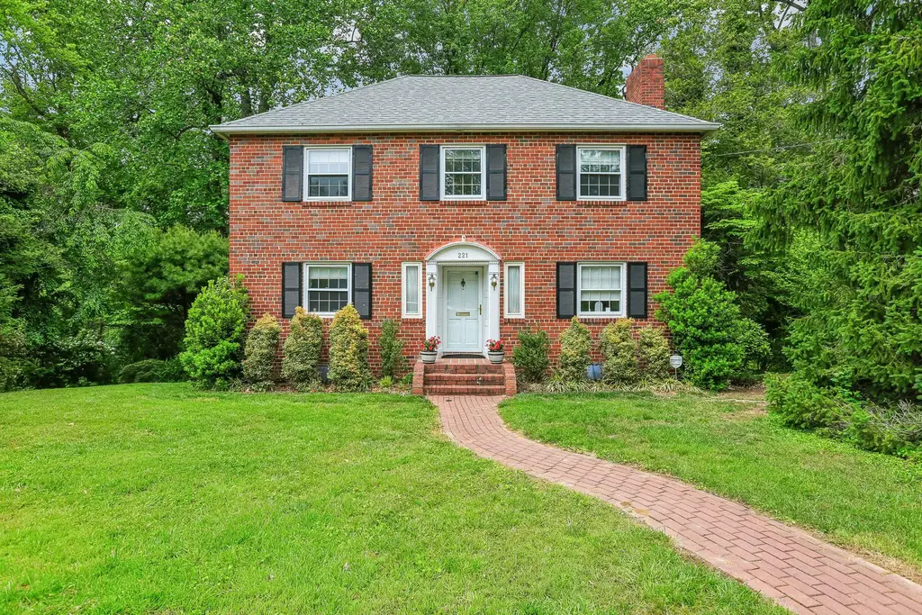 221 Patuxent Rd, LAUREL