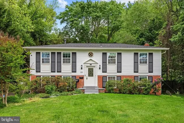 318 Lawyers Rd Nw, Vienna