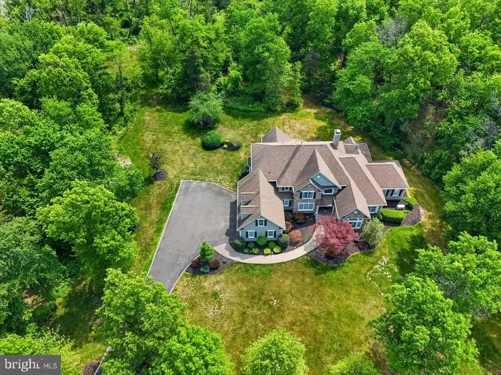 3 Raymond Ln, BELLE MEAD