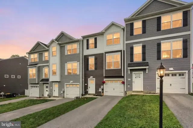 63 Overlook Dr, Hanover