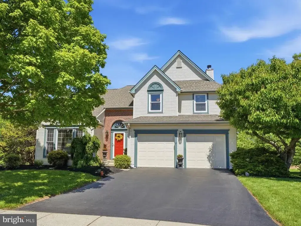 17 Hill Haven Ct, NEWTOWN