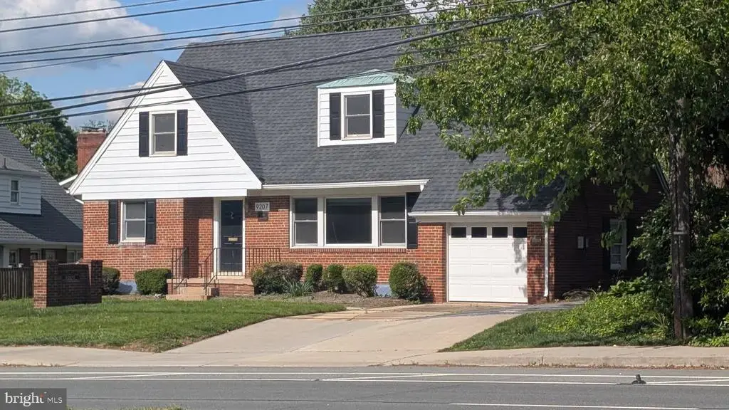 9207 Old Georgetown Rd, BETHESDA