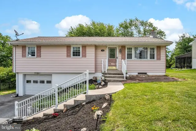 135 Hemler Dr, Hanover