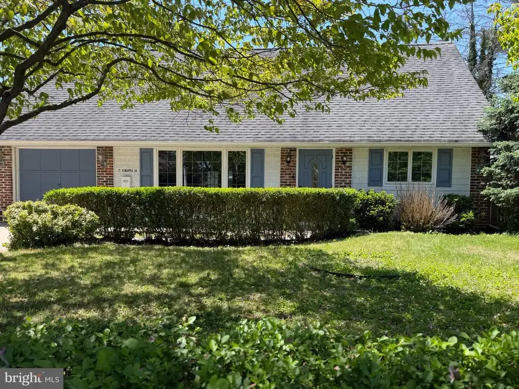 71 Kingapple Ln, LEVITTOWN