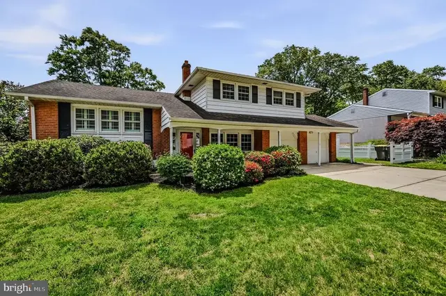 122 Chapel Hill Dr, Newark