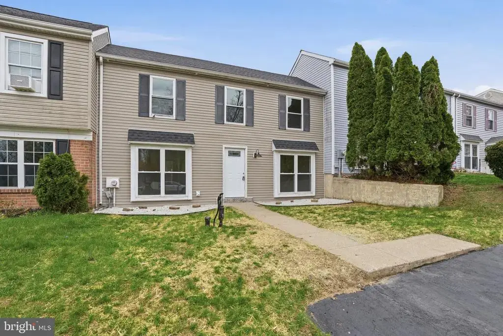 6687 Pickwick Ct, BENSALEM