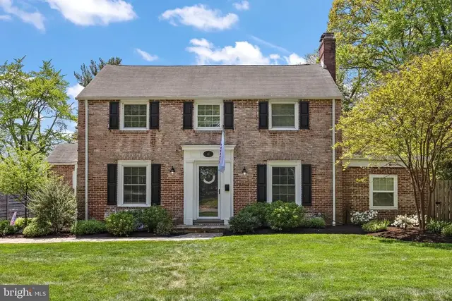 10 Vining Ln, Wilmington