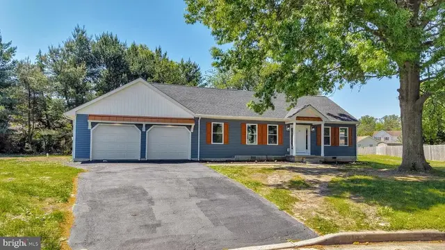 10 Newark Cir, Dover