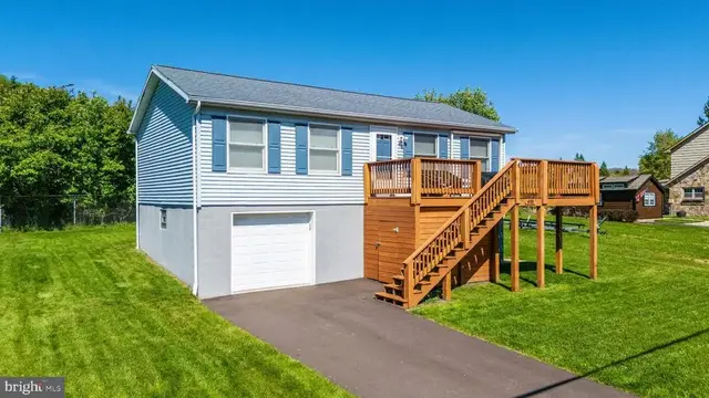 486 Marsh Hill Rd, Mc Henry