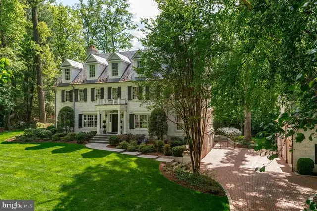 1210 Corbin Ct, Mclean