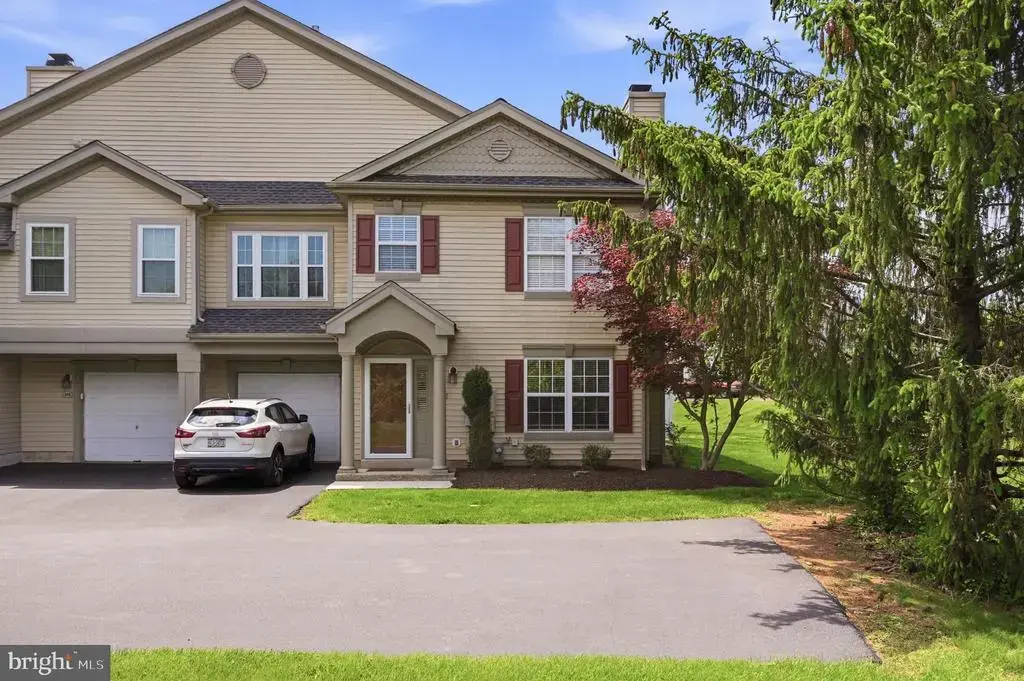 208 Monarch Ct #294, WARWICK