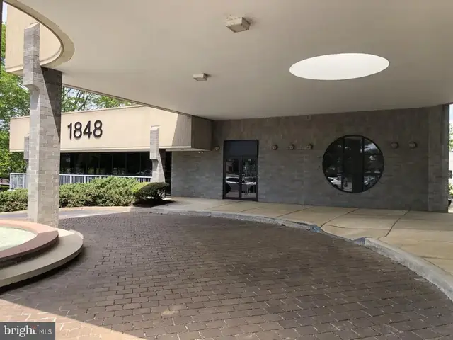 1848 Charter Ln #214, Lancaster