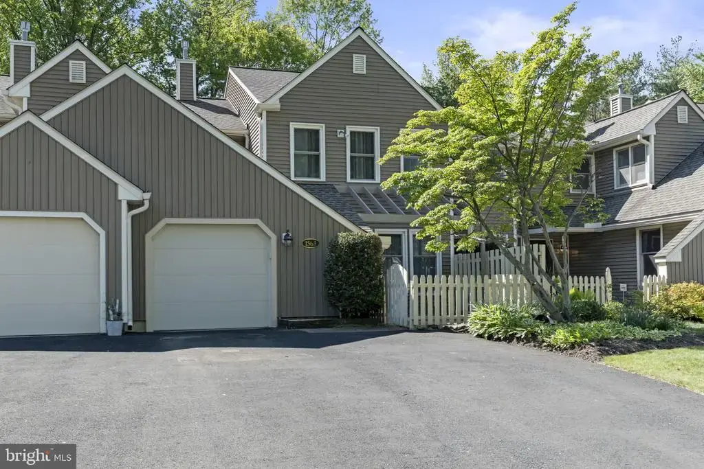 1563 Applewood Cir, YARDLEY