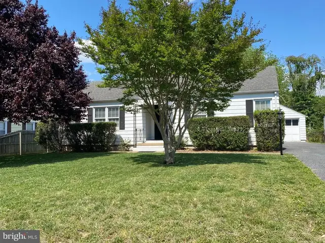 83 Upland Ave, Dover