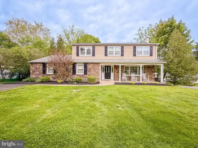 995 Newtown Richboro Rd, Newtown