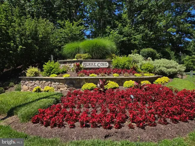 5835 Cove Landing Rd #304, Burke