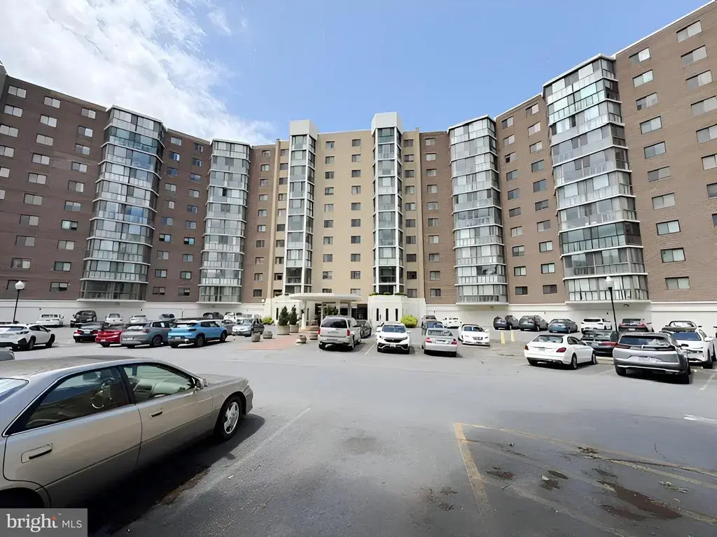 15115 Interlachen Dr #3-902, SILVER SPRING