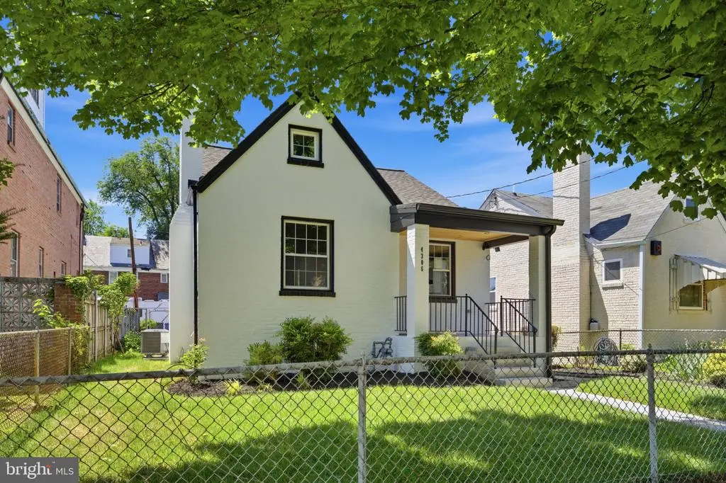 4306 22nd St Ne, WASHINGTON