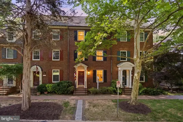 211 Firehouse Ln, Gaithersburg