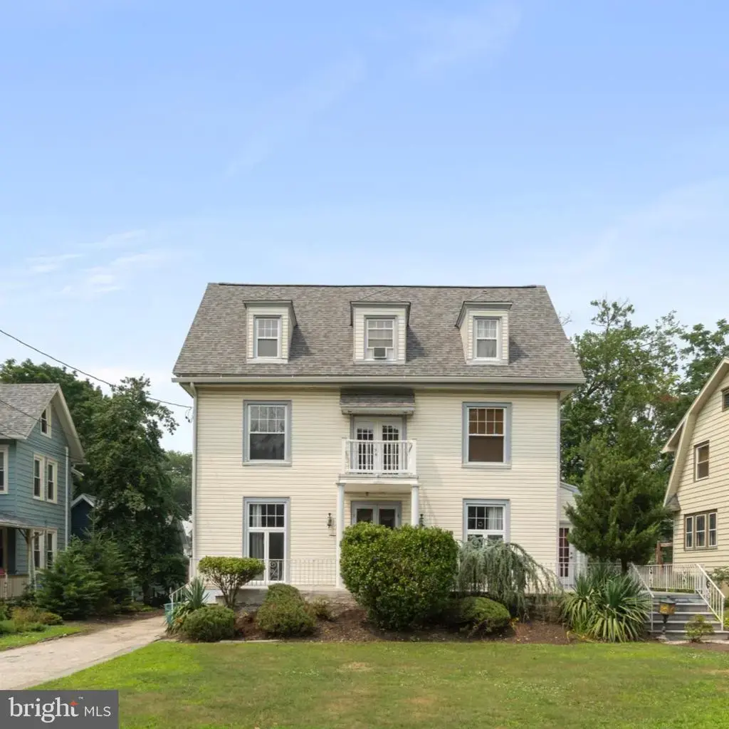 9 W Cedar Ave, MERCHANTVILLE