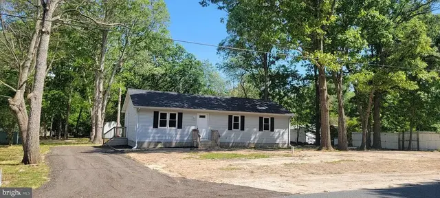 626 Cloverfield Ln, Harrington