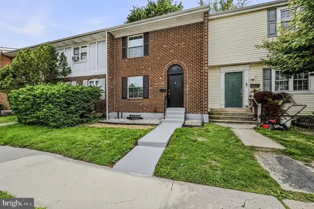217 W Edgewater Way, Newark