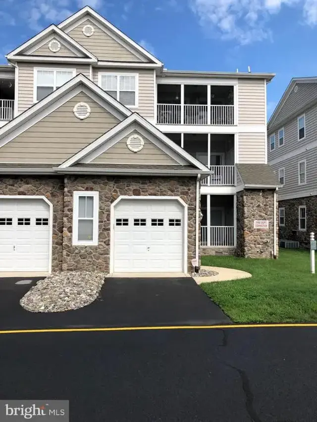 4302f Fullerton Ct, Milford