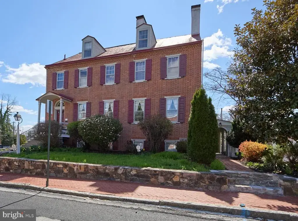 26 W Union St, WEST CHESTER