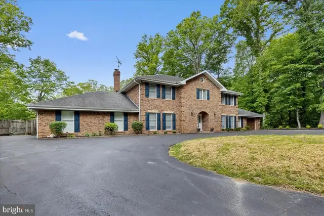 3901 Lakeside Ct, Dunkirk