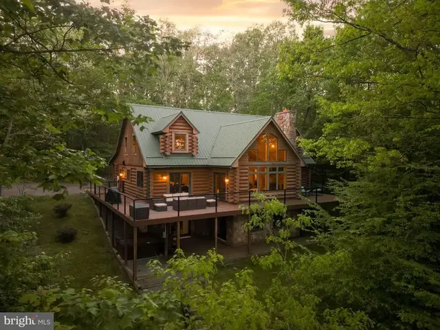 425 Hines Dr, Swanton